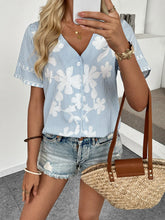 Versatile Loose-Fit Printed V-Neck Shirt