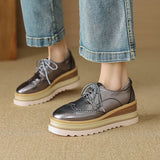 Derby-Schuhe mit Plateausohle im Brogue-Stil