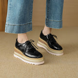 Derby-Schuhe mit Plateausohle im Brogue-Stil