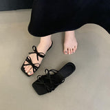 Sandalen mit Schleife