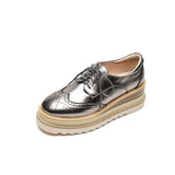 Derby-Schuhe mit Plateausohle im Brogue-Stil