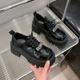 Plateauschuhe mit Schnürung aus Kunstleder