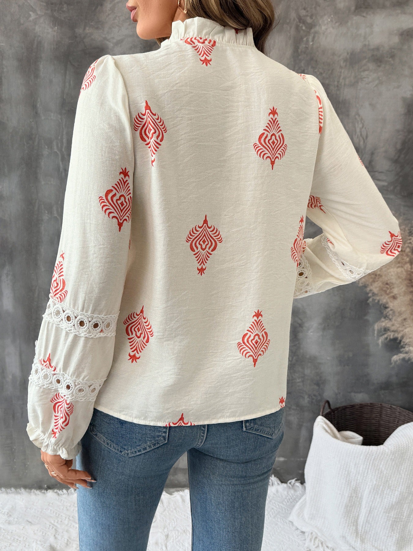 Embroidered Floral Shirt With A Small Stand Collar