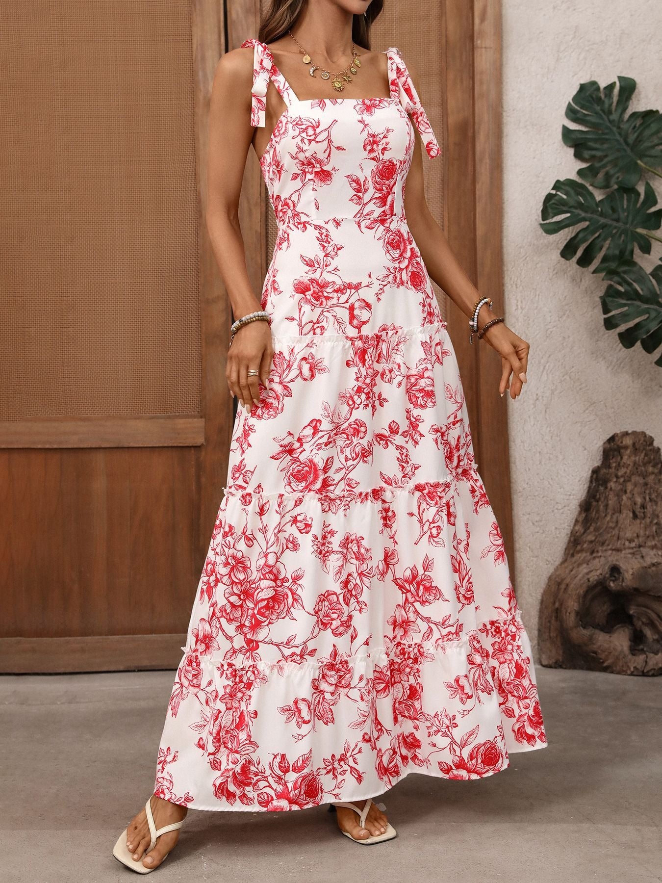 Sleeveless Long Dress With A Bow At The Shoulders