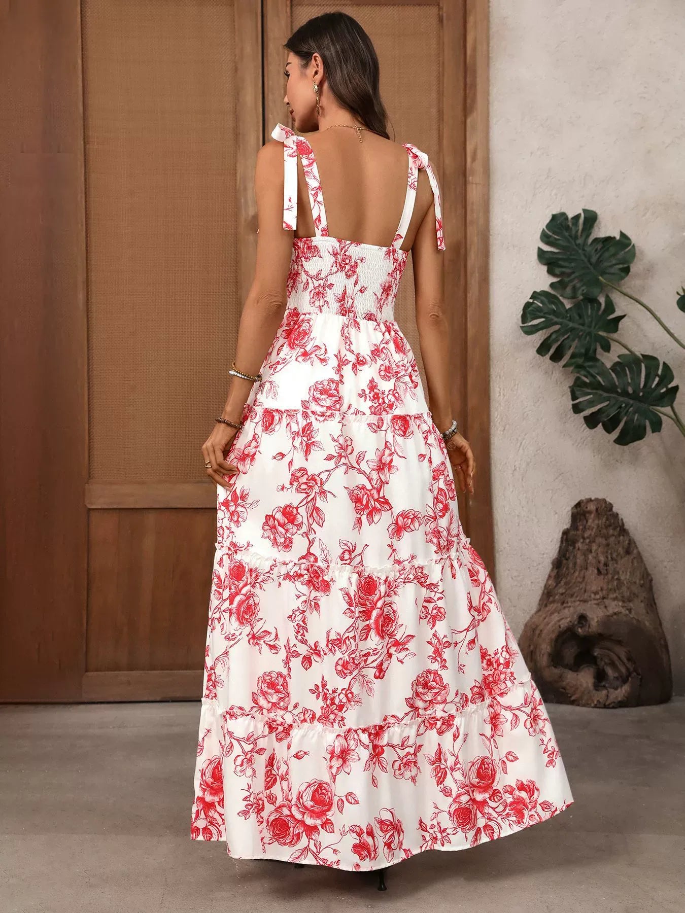 Sleeveless Long Dress With A Bow At The Shoulders
