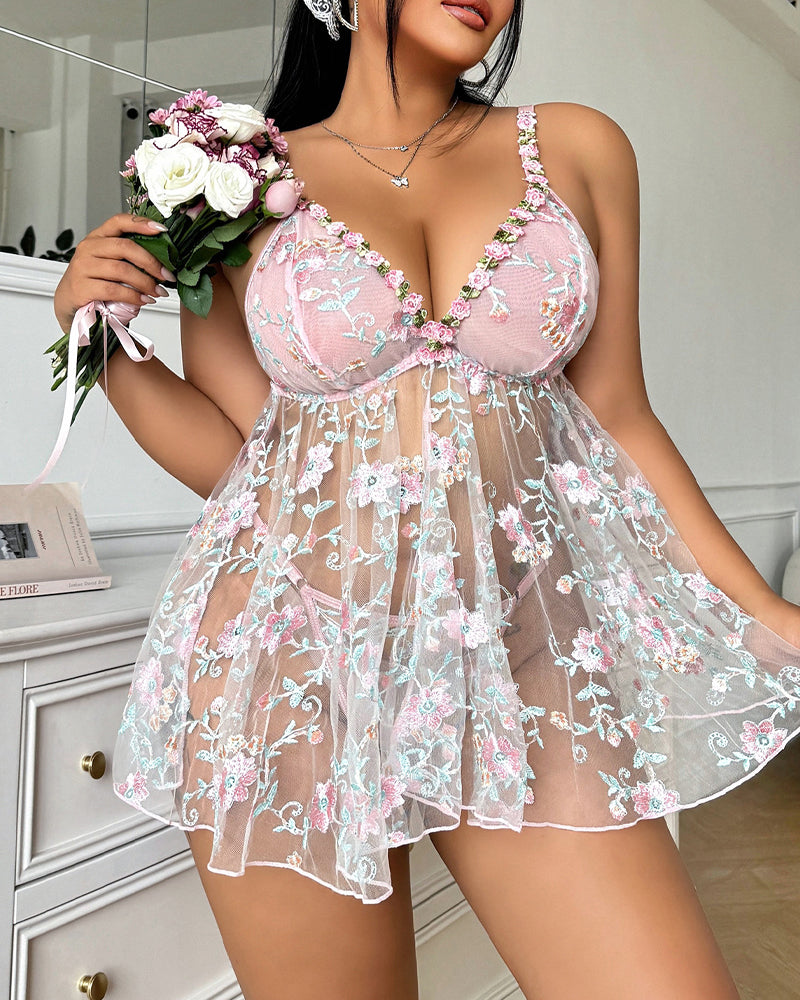 Plus Size Deep V Floral Lace See-Through Mesh Nightgown Set